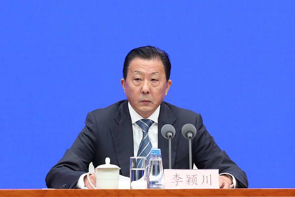 《即使这样很疯狂》漫画免费阅读